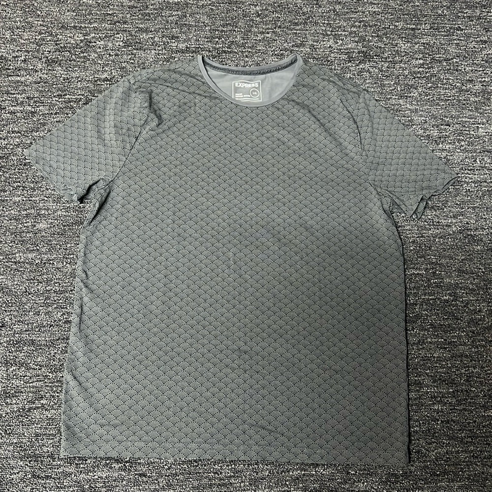 Mens Express stretch shirt size large in like new condition!
